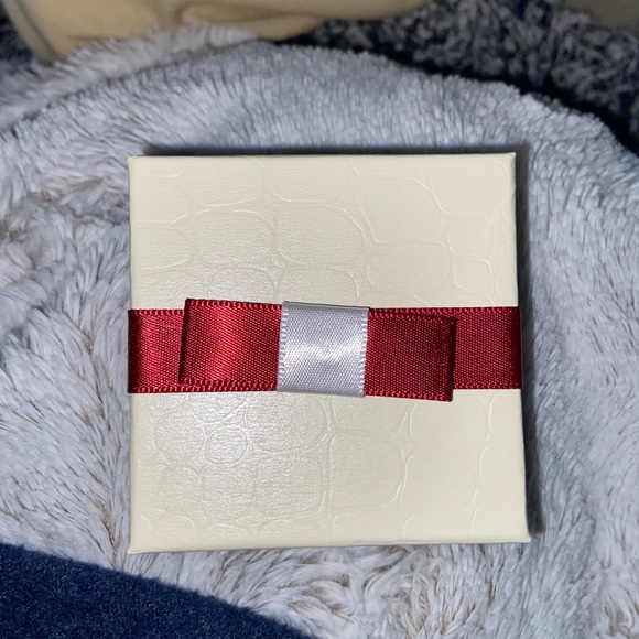 Gorgeous cubic zirconia hoops Great Christmas Gift!!! - Picture 7 of 8